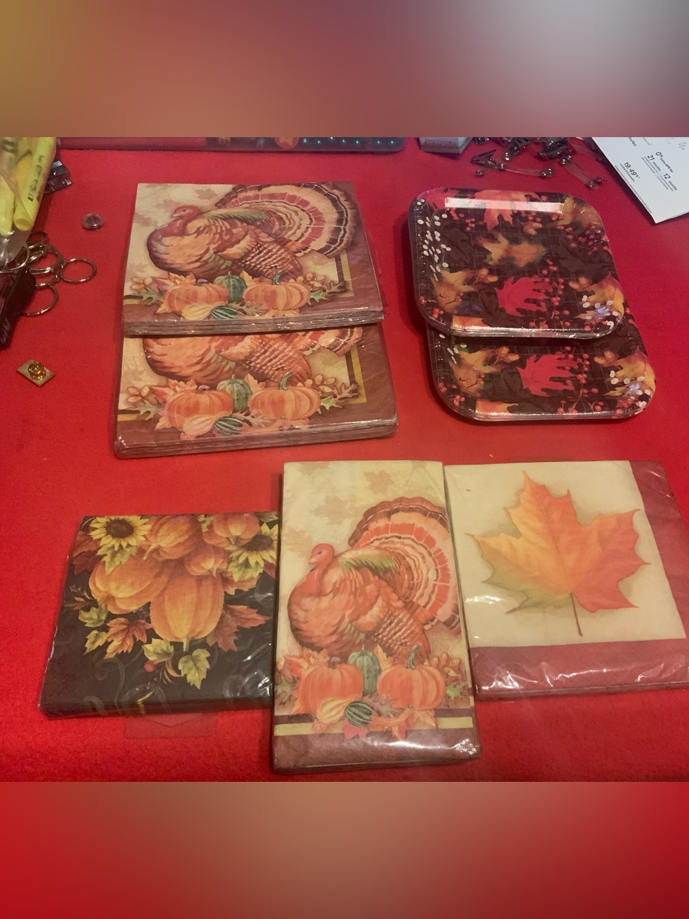 Vintage-style Thanksgiving tableware